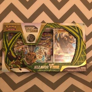 Pokemon TCG: Kleavor VSTAR Premium Collection